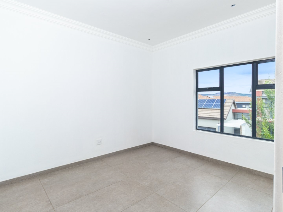 6 Bedroom Property for Sale in Gateway Manor North West